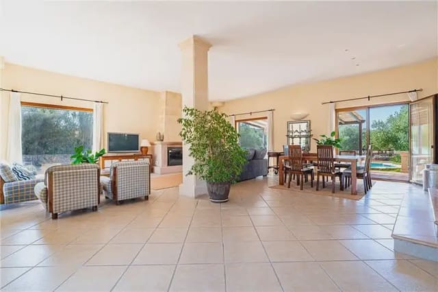 4 bedroom Finca/Country House for sale in Algaida with pool garage - € 1,690,000 (Ref: 9893450)