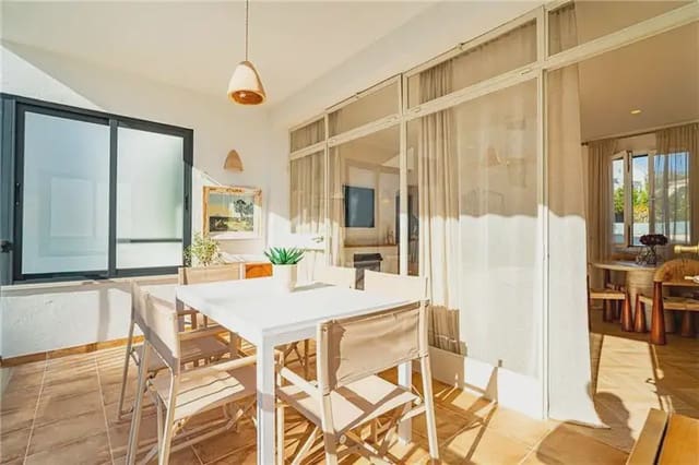 2 slaapkamer Flat te koop in Portals Nous, Calvià - € 550.000 (Ref: 9893452)
