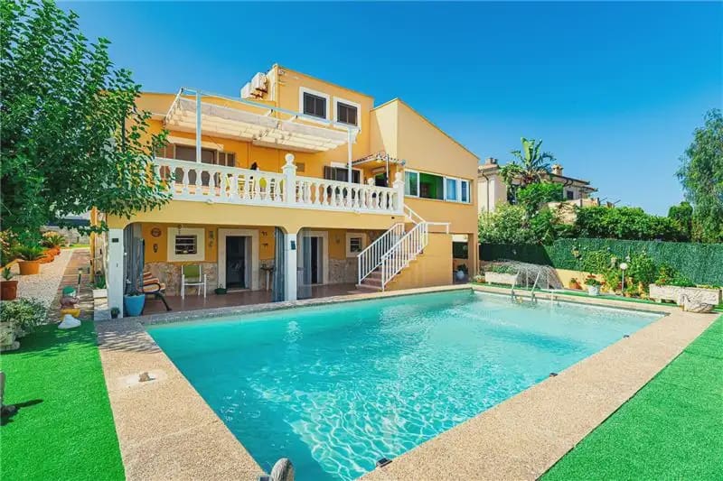 5 bedroom Villa for sale in Llucmajor with pool garage - € 950,000 (Ref: 9893453)