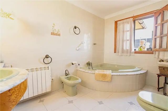 Chalet de 5 habitaciones en Sa Torre (Llucmajor), Llucmajor en venta con piscina garaje - 950.000 € (Ref: 9893453)