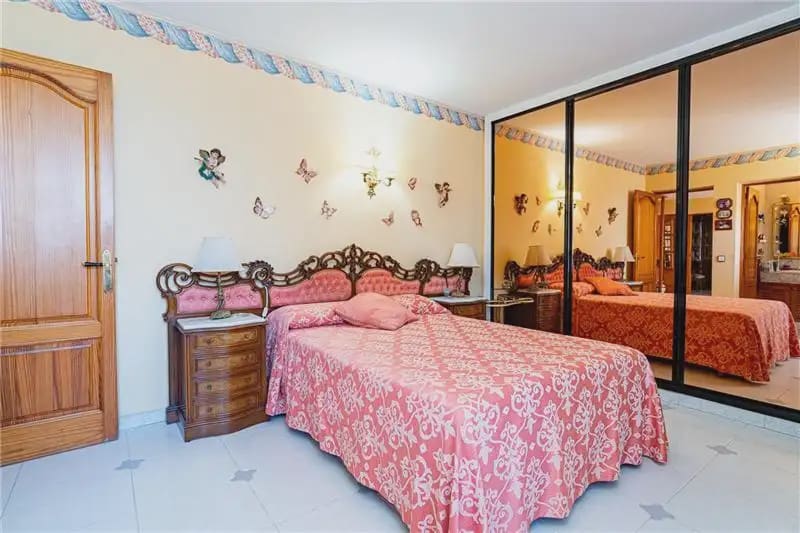 5 bedroom Villa for sale in Llucmajor with pool garage - € 950,000 (Ref: 9893453)