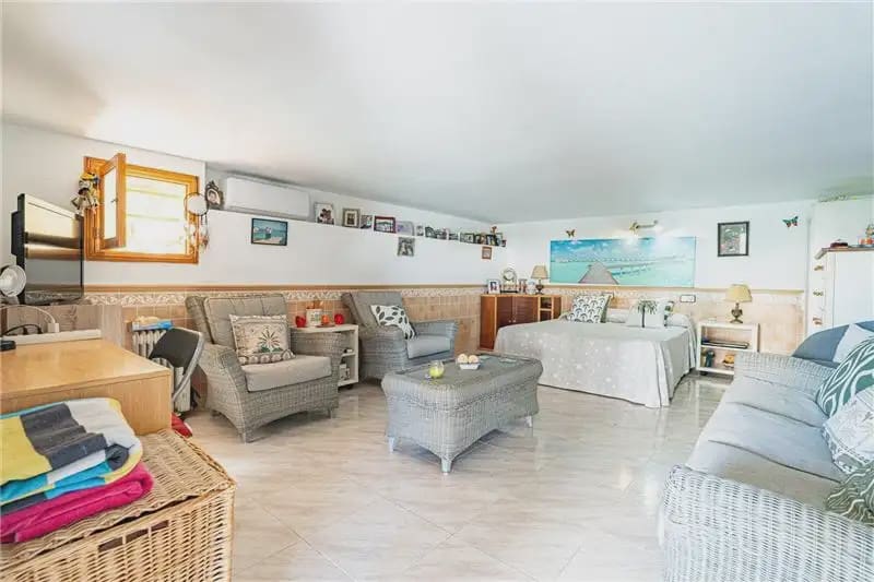 5 bedroom Villa for sale in Llucmajor with pool garage - € 950,000 (Ref: 9893453)