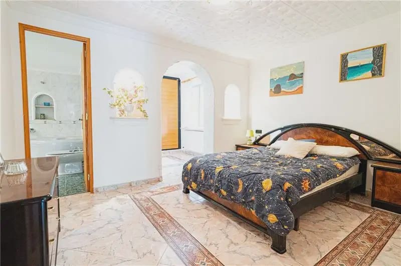 7 bedroom Villa for sale in Esporles with pool garage - € 1,400,000 (Ref: 9893455)