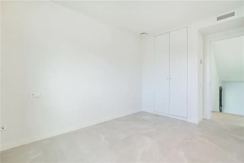 4 soverom Rekkehus til salgs i Palma de Mallorca med svømmebasseng garasje - € 1 100 000 (Ref: 9893456)