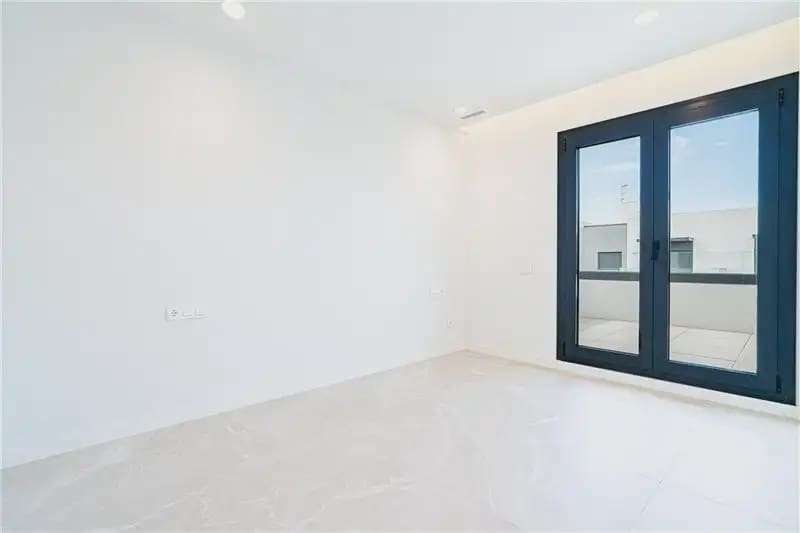 4 soverom Rekkehus til salgs i Palma de Mallorca med svømmebasseng garasje - € 1 100 000 (Ref: 9893456)