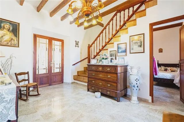 6 bedroom Villa for sale in Santa María del Camí with pool garage - € 850,000 (Ref: 9893496)