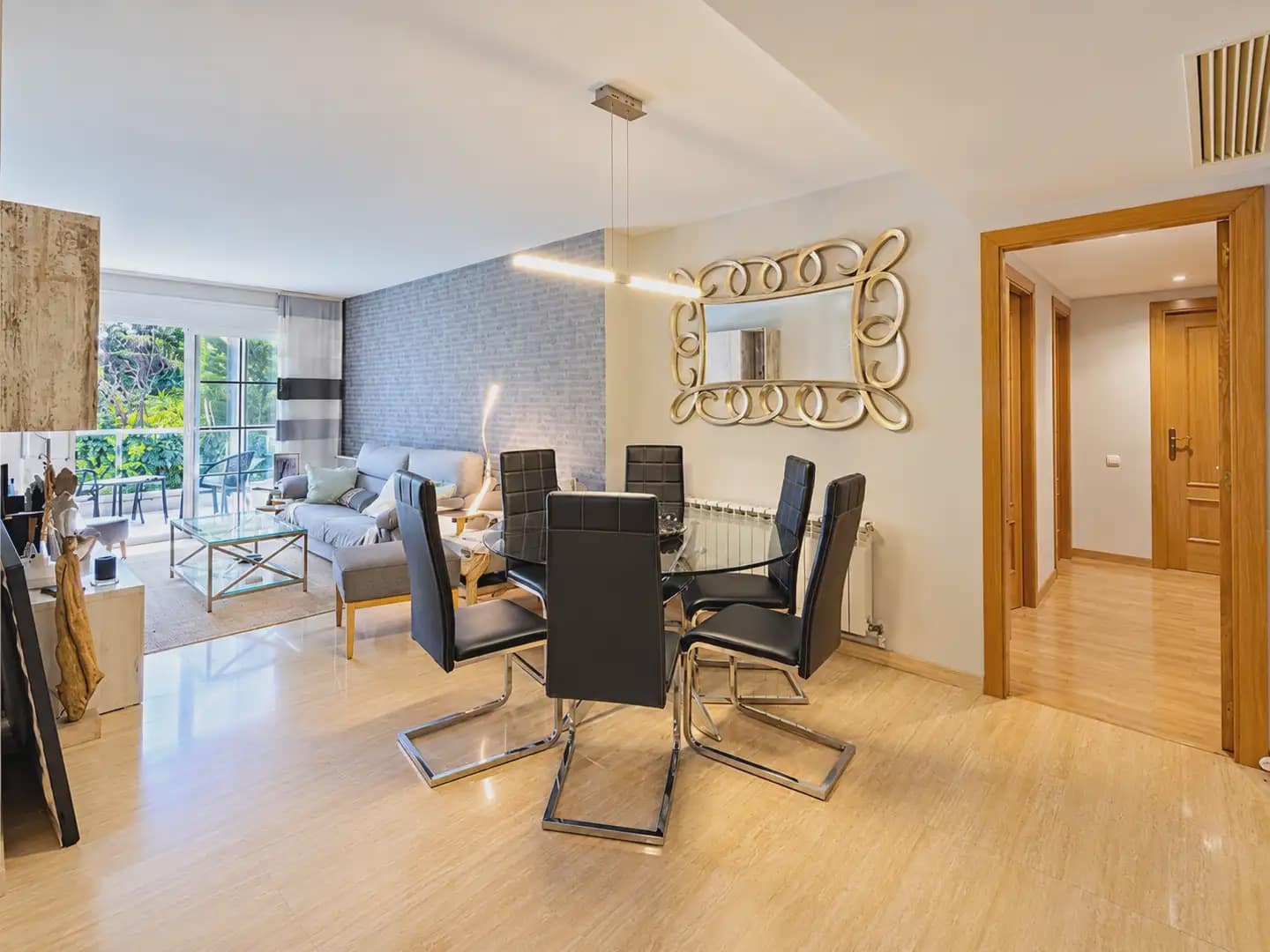 2 bedroom Apartment for sale in Palma de Mallorca with pool garage - € 646,000 (Ref: 9893506)