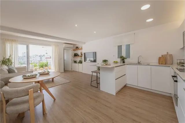 3 slaapkamer Penthouse te koop in Santa Catalina, Palma de Mallorca - € 740.000 (Ref: 9893508)