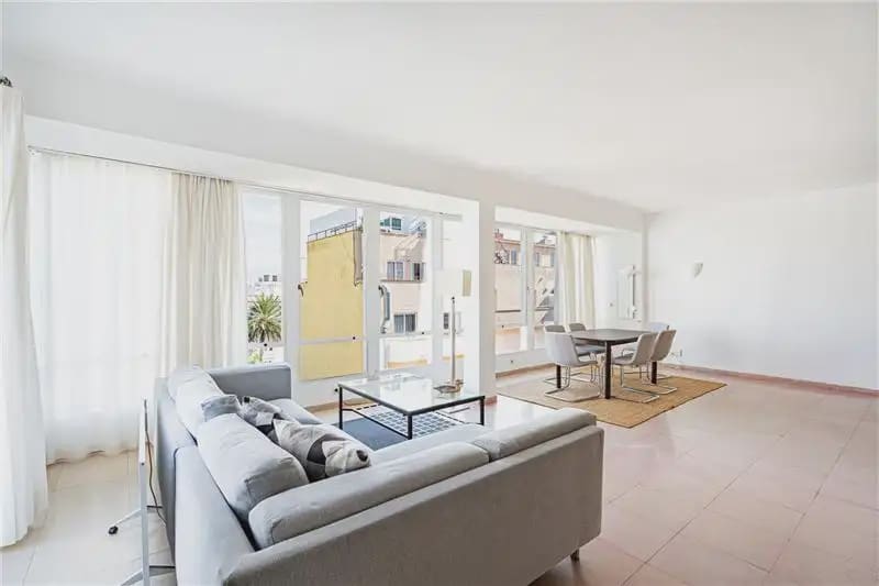 4 soverom Leilighet til leie i Palma de Mallorca - € 1 900 (Ref: 9894900)