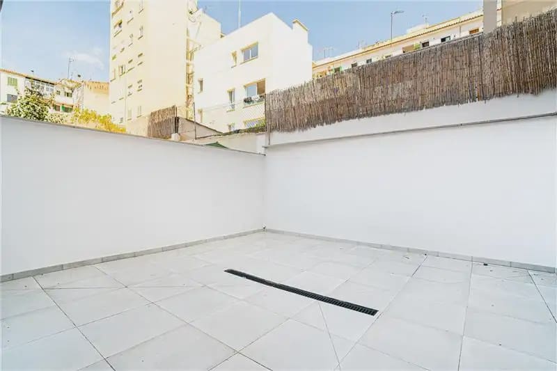 2 bedroom Apartment for sale in Palma de Mallorca - € 449,000 (Ref: 9895438)