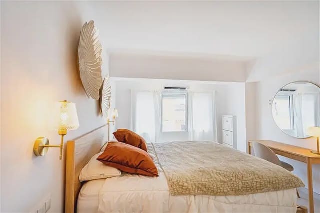 3 quarto Apartamento para arrendar em Santa Catalina, Palma de Mallorca - 2 300 € (Ref: 9908961)