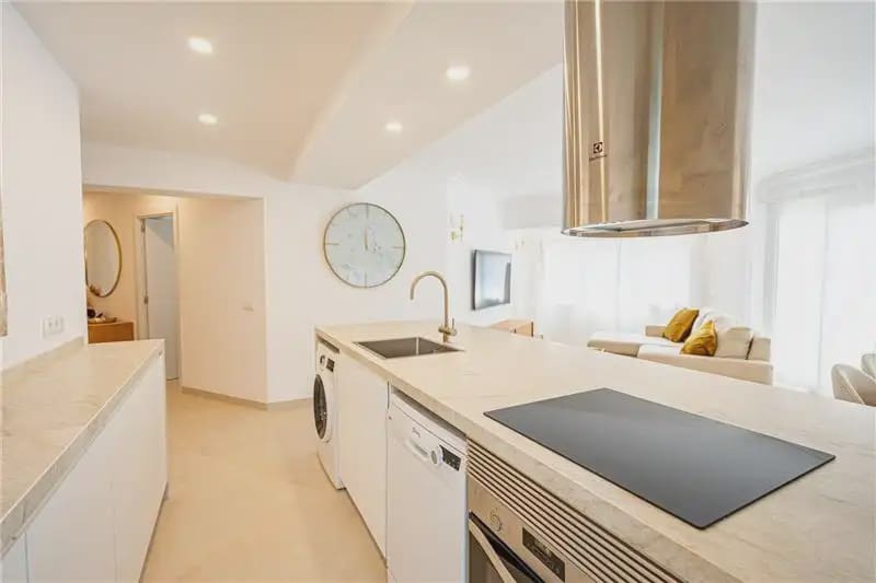 3 sovrum Lägenhet att hyra i Palma de Mallorca - 2 300 € (Ref: 9908961)