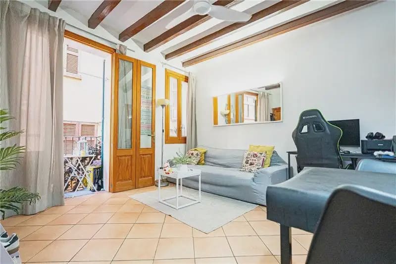2 bedroom Apartment for sale in Palma de Mallorca - € 320,000 (Ref: 9928489)
