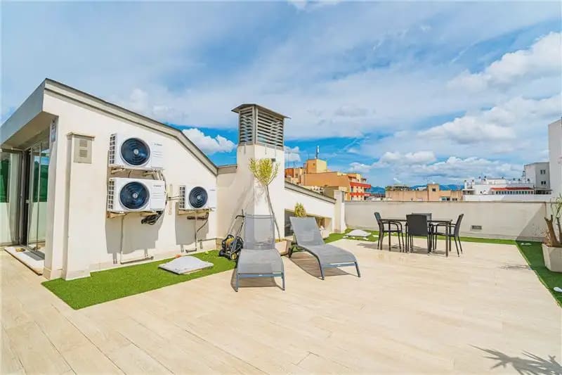 4 bedroom Penthouse for sale in Palma de Mallorca with pool garage - € 1,590,000 (Ref: 9928490)