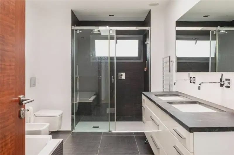 5 bedroom Villa for sale in Marratxi with pool garage - € 1,690,000 (Ref: 9929987)