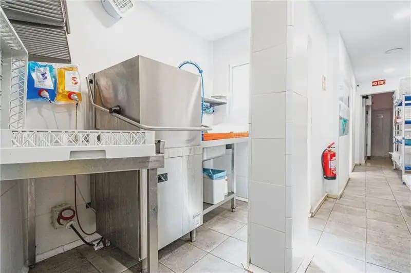Commercial for sale in Palma de Mallorca - € 165,000 (Ref: 9936705)
