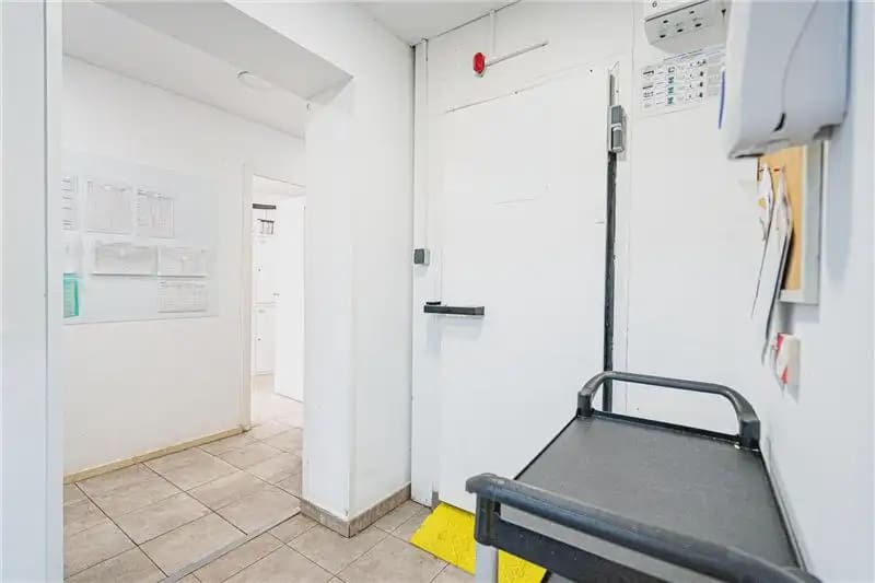 Commercial for sale in Palma de Mallorca - € 165,000 (Ref: 9936705)