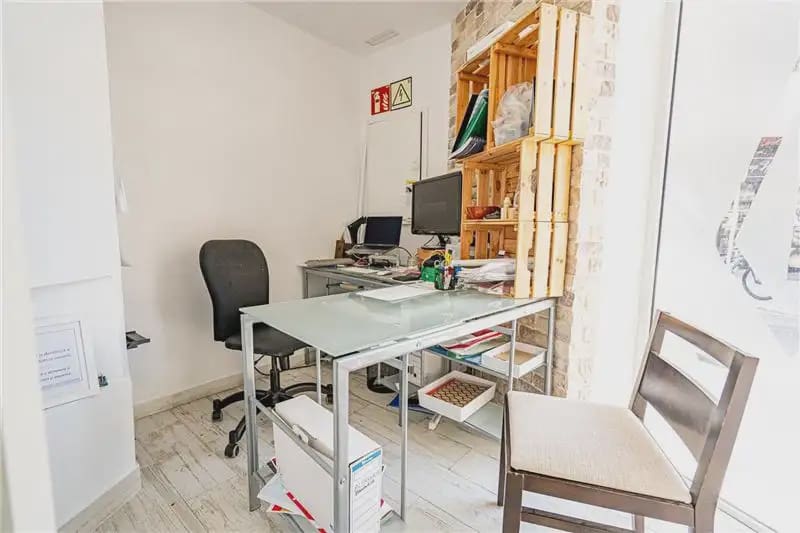 Commercial for sale in Palma de Mallorca - € 165,000 (Ref: 9936705)