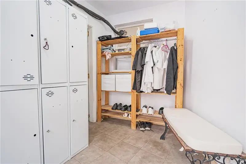 Commercial for sale in Palma de Mallorca - € 165,000 (Ref: 9936705)