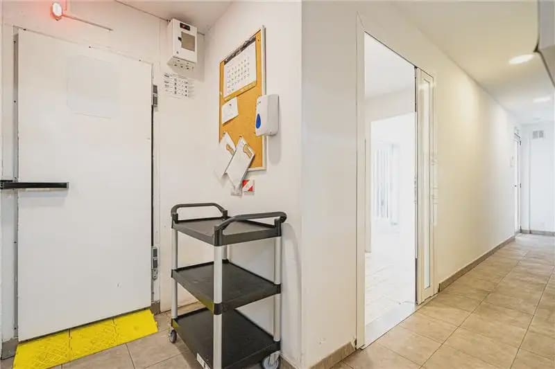 Commercial for sale in Palma de Mallorca - € 165,000 (Ref: 9936705)