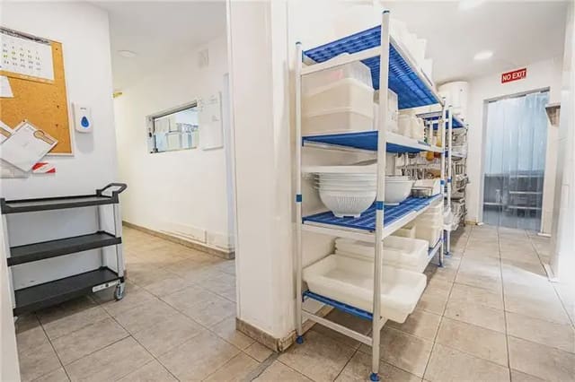Commercial for sale in Es Forti, Palma de Mallorca - € 165,000 (Ref: 9936705)