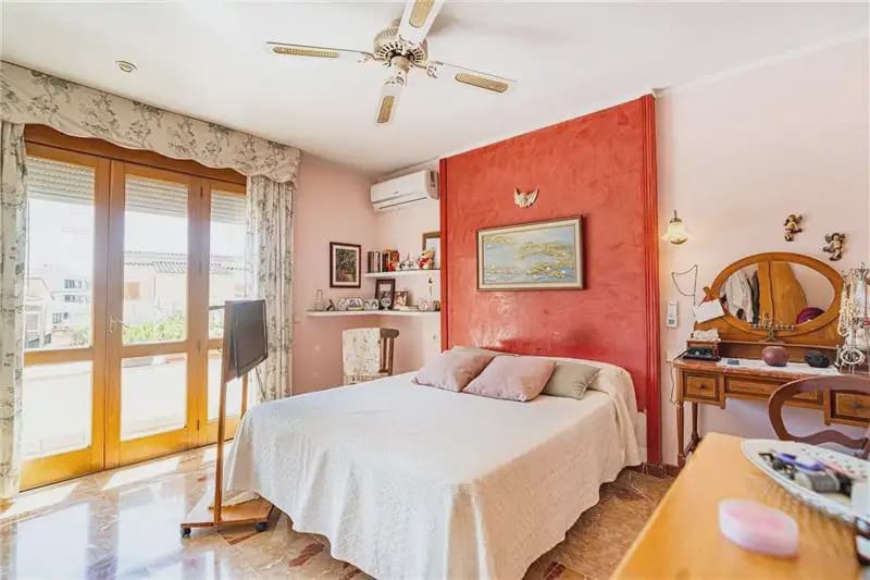 3 bedroom Semi-detached Villa for sale in Palma de Mallorca - € 1,450,000 (Ref: 9936868)