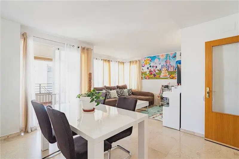 2 bedroom Flat for rent in Palma de Mallorca with pool garage - € 1,950 (Ref: 9937136)