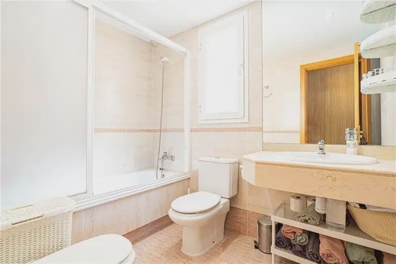 2 bedroom Flat for rent in Palma de Mallorca with pool garage - € 1,950 (Ref: 9937136)