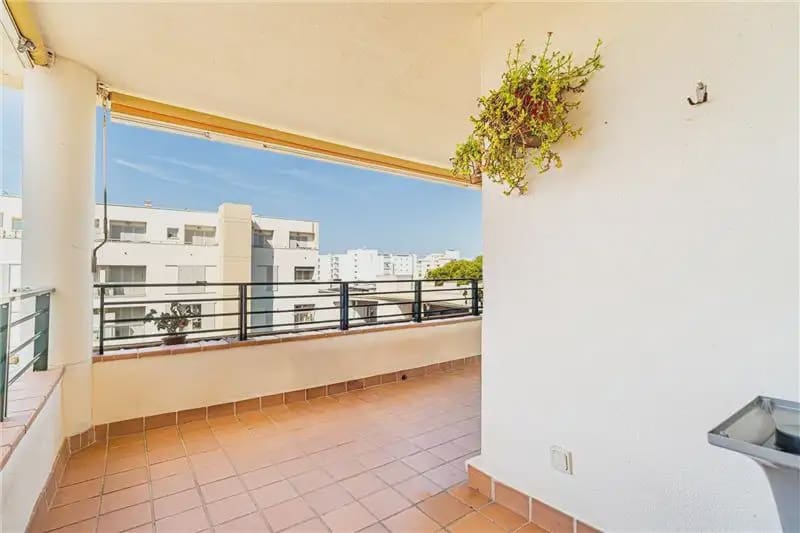 2 bedroom Flat for rent in Palma de Mallorca with pool garage - € 1,950 (Ref: 9937136)