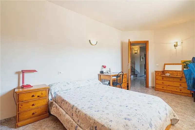 8 bedroom Townhouse for sale in Palma de Mallorca with garage - € 960,000 (Ref: 9964525)