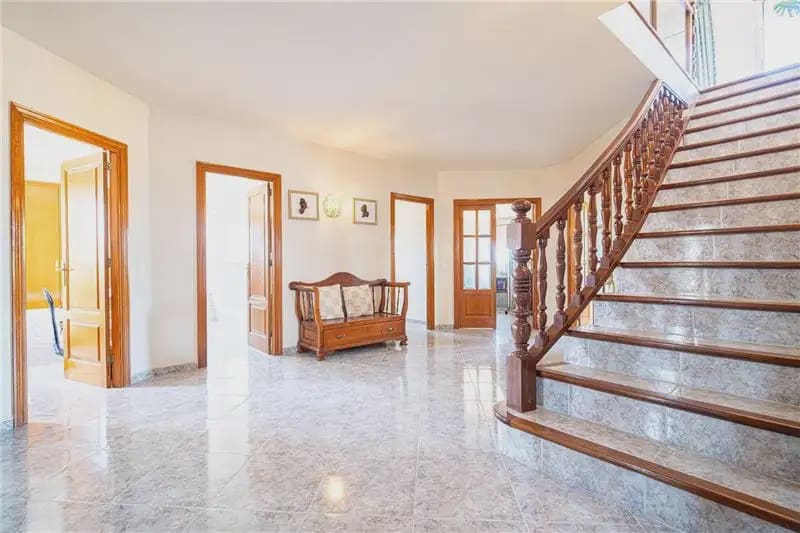 8 bedroom Townhouse for sale in Palma de Mallorca with garage - € 960,000 (Ref: 9964525)