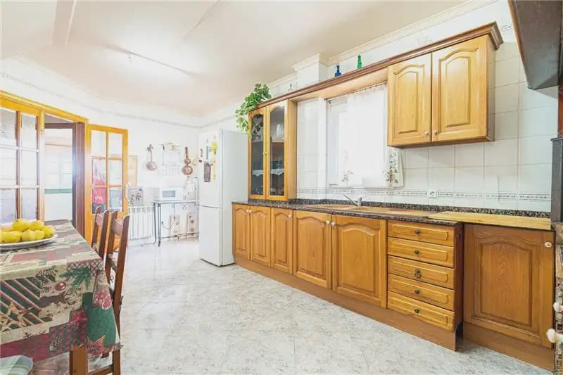 8 bedroom Townhouse for sale in Palma de Mallorca with garage - € 960,000 (Ref: 9964525)