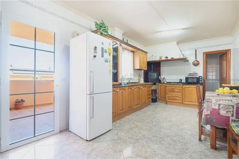 8 bedroom Townhouse for sale in Palma de Mallorca with garage - € 960,000 (Ref: 9964525)