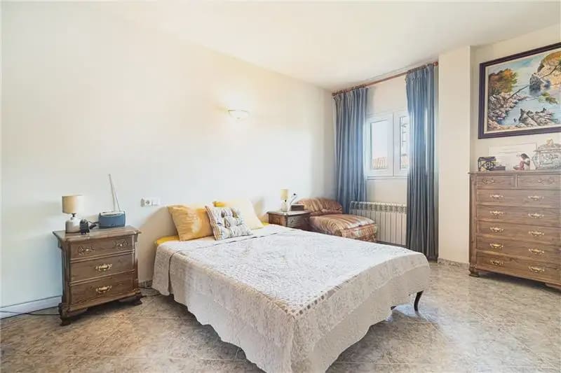 8 bedroom Townhouse for sale in Palma de Mallorca with garage - € 960,000 (Ref: 9964525)