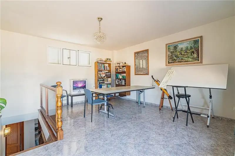 8 bedroom Townhouse for sale in Palma de Mallorca with garage - € 960,000 (Ref: 9964525)