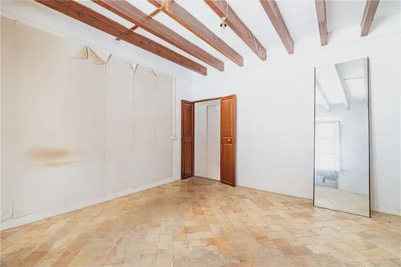 6 soveværelse Byhus til salg i Llucmajor - € 750.000 (Ref: 9987165)