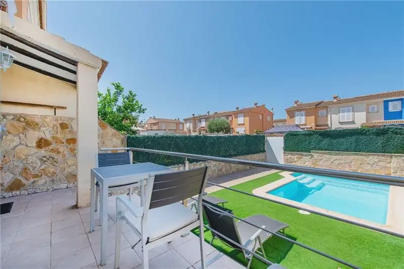 4 bedroom Townhouse for sale in Llucmajor - € 568,000 (Ref: 9997640)