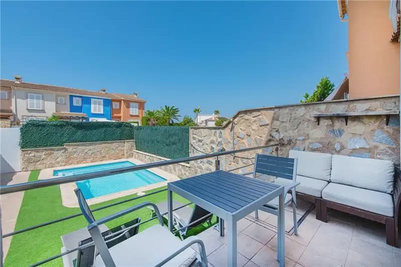 4 bedroom Townhouse for sale in Llucmajor - € 568,000 (Ref: 9997640)