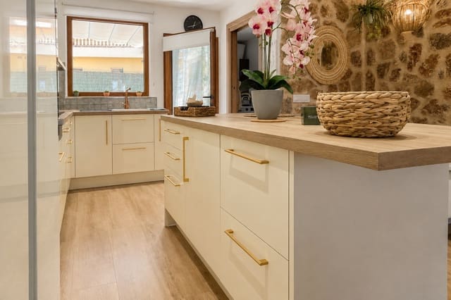 2 bedroom Townhouse for sale in Capdepera with pool - € 439,000 (Ref: 10044106)