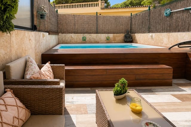 2 bedroom Townhouse for sale in Capdepera with pool - € 439,000 (Ref: 10044106)