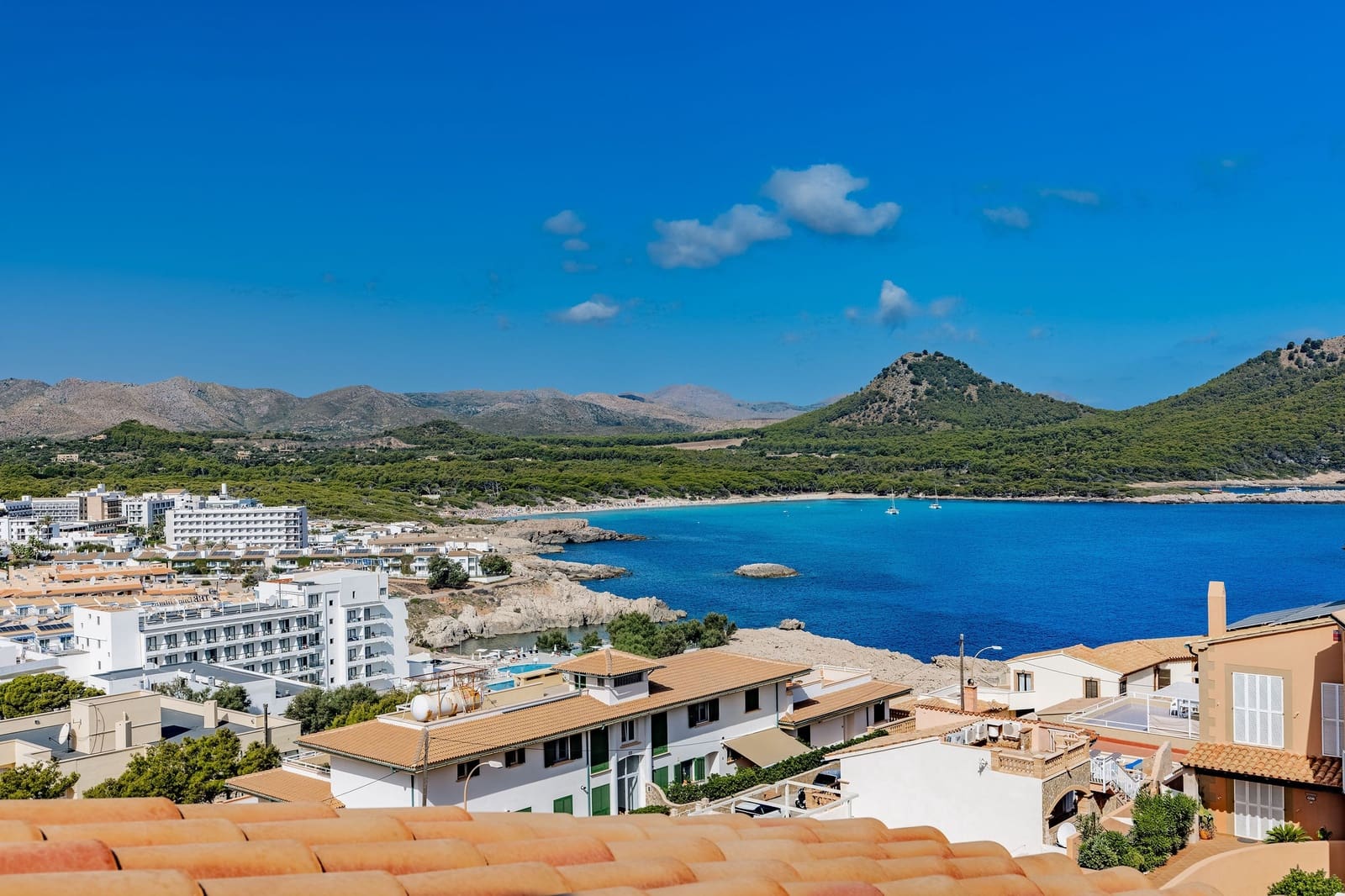 3 soveværelse Villa til salg i Cala Ratjada med swimmingpool garage - € 1.490.000 (Ref: 10061058)
