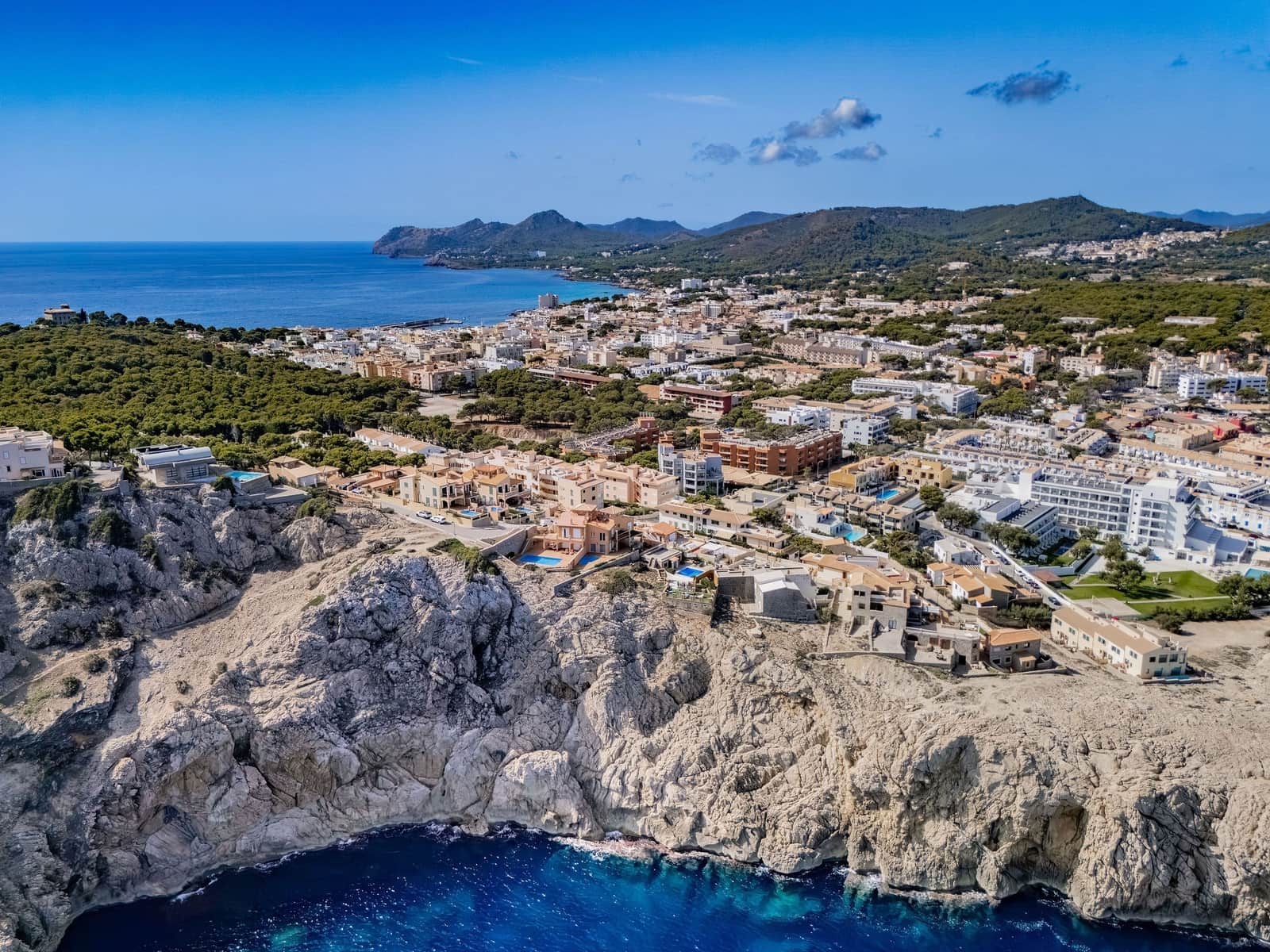 3 soveværelse Villa til salg i Cala Ratjada med swimmingpool garage - € 1.490.000 (Ref: 10061058)