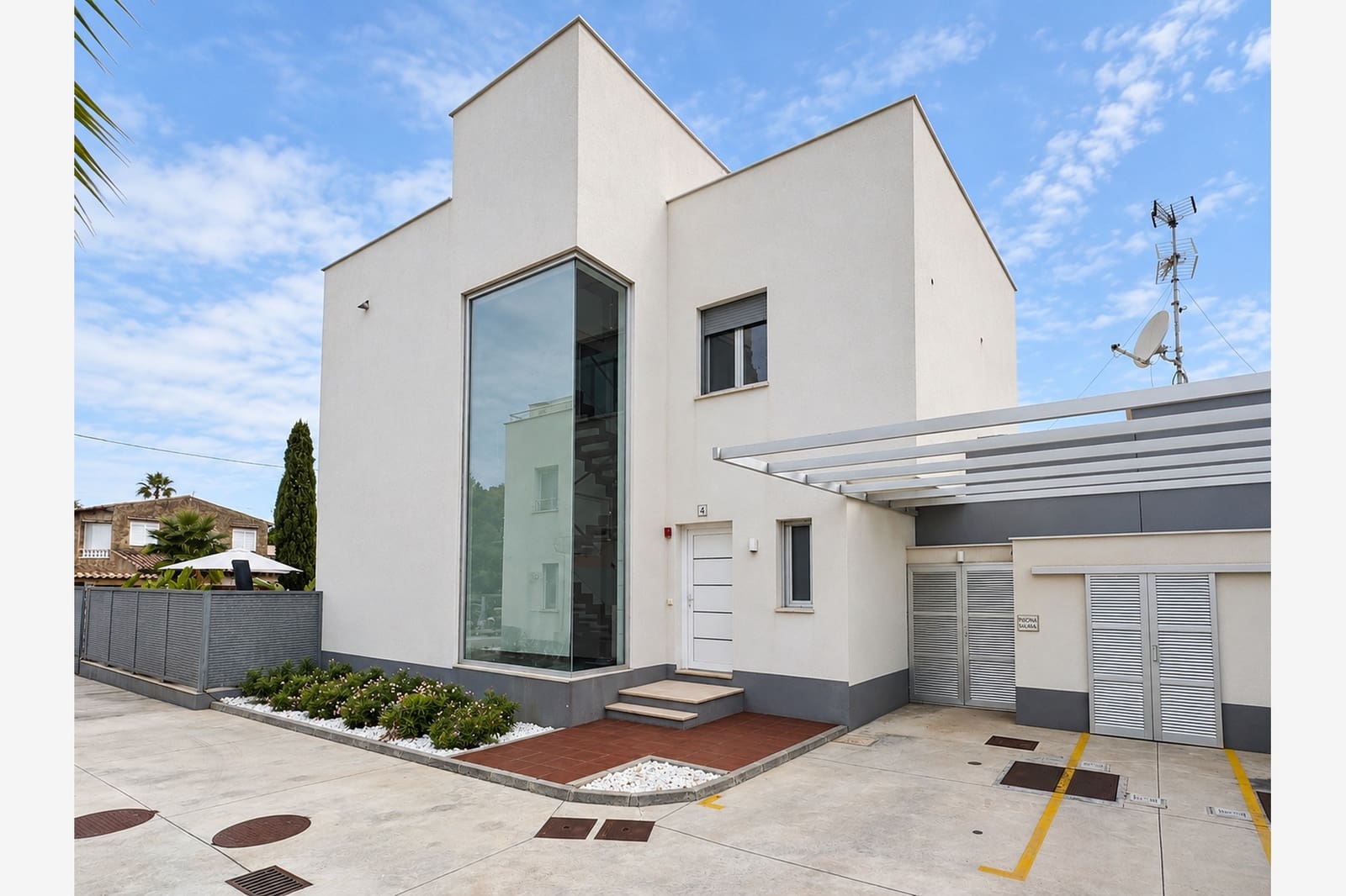 4 slaapkamer Villa te koop in Cala Ratjada met zwembad garage - € 1.686.000 (Ref: 10181655)