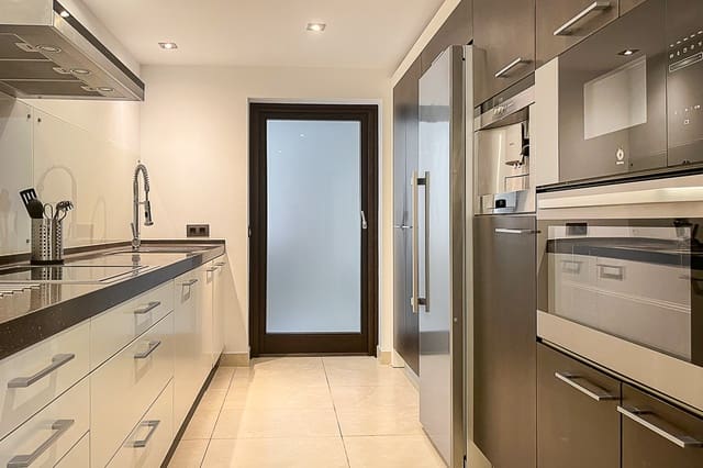 Appartement de 3 chambres à louer à Cala Ratjada, Capdepera avec garage - 2 950 € (Ref: 8045214)