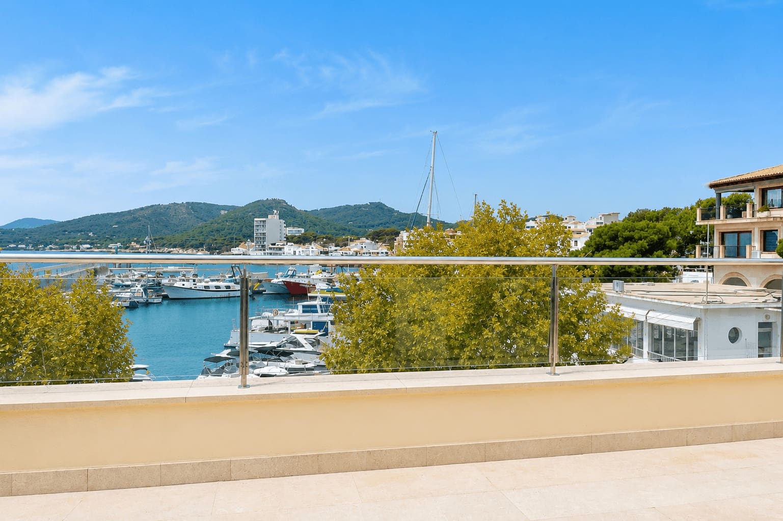 3 slaapkamer Appartement te huur in Cala Ratjada met garage - € 2.950 (Ref: 8045214)