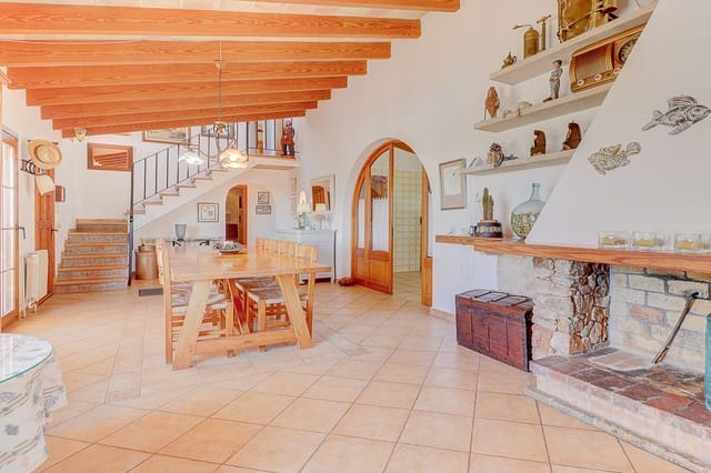 4 slaapkamer Villa te koop in Manacor met zwembad garage - € 1.490.000 (Ref: 8045235)