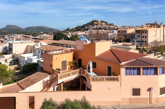 6 soveværelse Byhus til salg i Capdepera med swimmingpool garage - € 899.000 (Ref: 8045239)