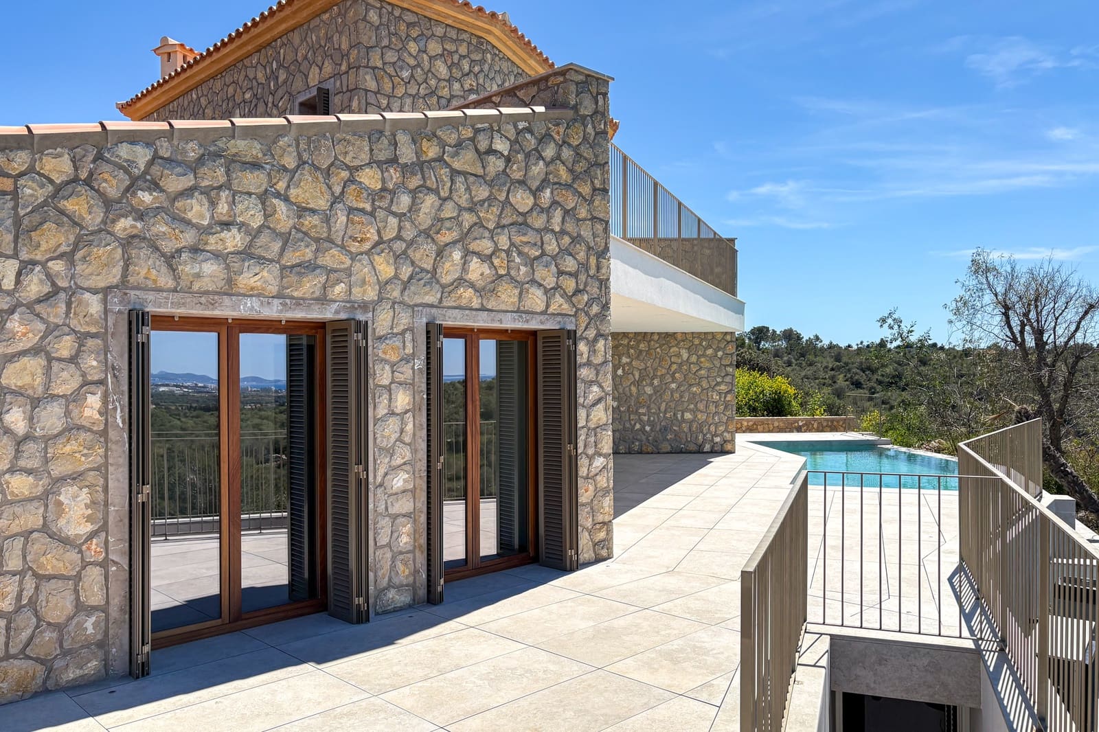 5 bedroom Villa for sale in L'Aranjassa / S'Aranjassa with pool - € 2,700,000 (Ref: 8045269)