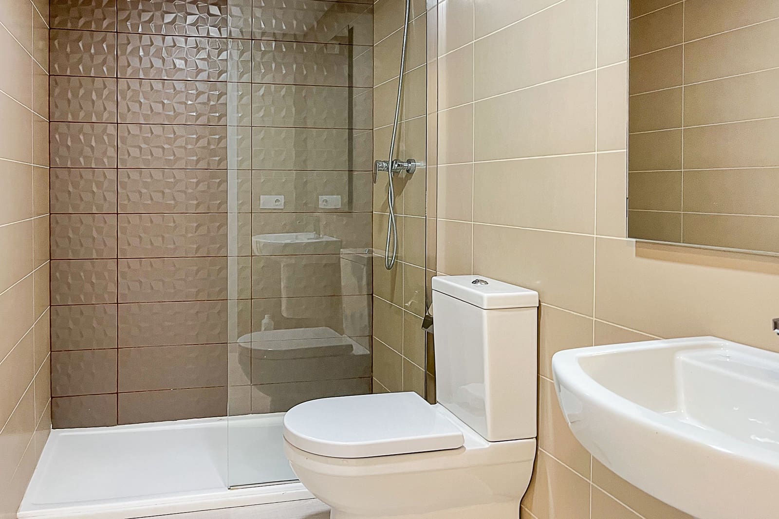 2 Zimmer Apartment zu vermieten in Cala Ratjada mit Pool Garage - 1.500 € (Ref: 8201259)