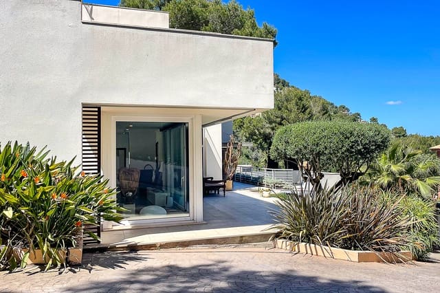 4 soveværelse Villa til salg i Canyamel, Capdepera med swimmingpool - € 1.249.000 (Ref: 8260538)